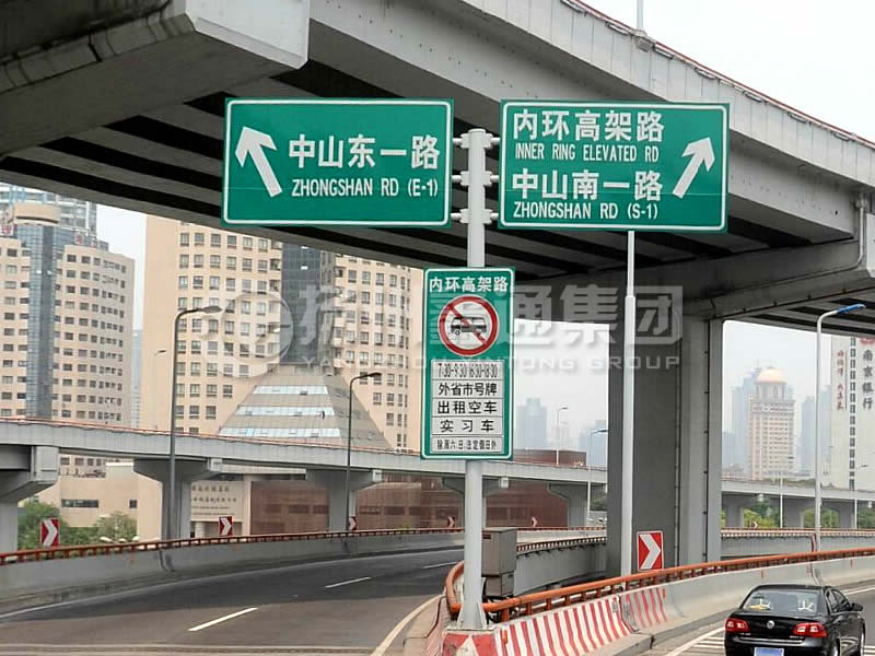 BZG-013，交通標(biāo)志桿，T型三懸臂交通標(biāo)志桿