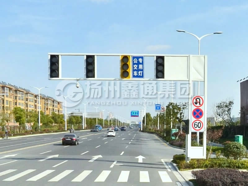 XHDG-024，框架信號燈桿，揚(yáng)州信號燈桿